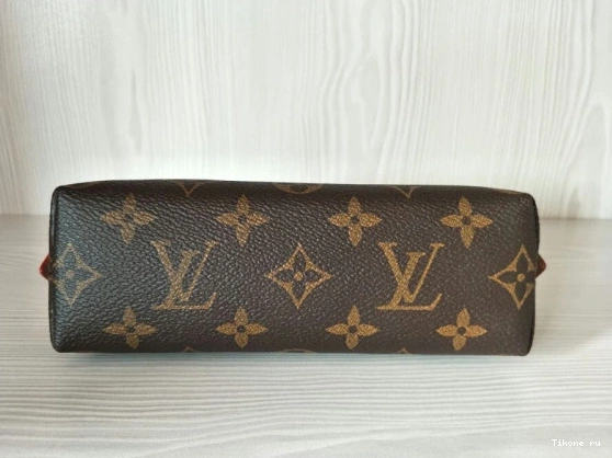 Affordable VUITTON LOUIS POUCH COSMETIC 0819
